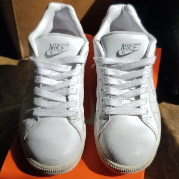 Nike sneakers - Picture 2 of 6